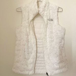 Like new- White North Face reversible vest. Women's X-Small